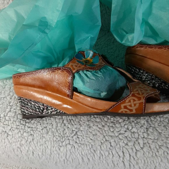 L'Artiste by Spring Step Size 10 Leather Slip On - Picture 7 of 7